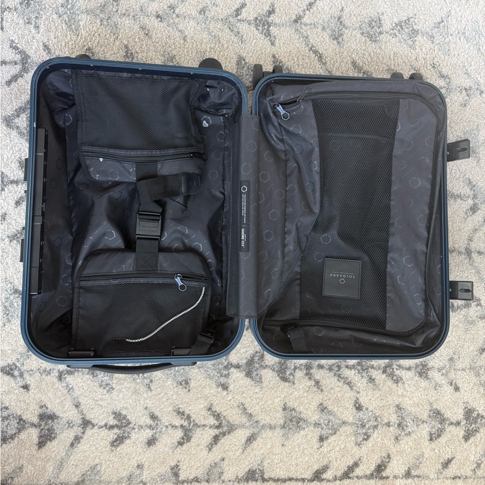Solgaard Carry On 22 inch Navy Hardside Spinner Suitcase - Picture 7 of 7